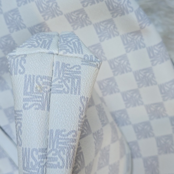 Steve Madden White Gray Logo Purse With Inside Pouch - Picture 16 of 17